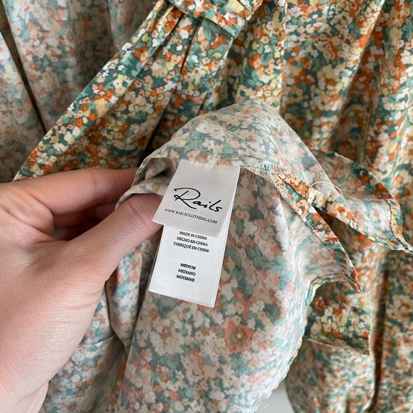 Rails Amal Top in Cassia Floral Blouse - Size Medium - Picture 12 of 13